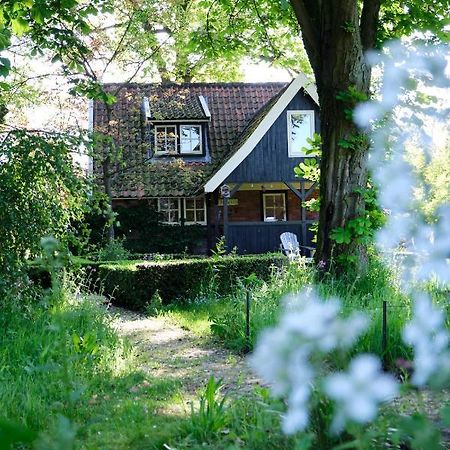 Loosan Lodges Gastenhuis Reutum Exteriér fotografie